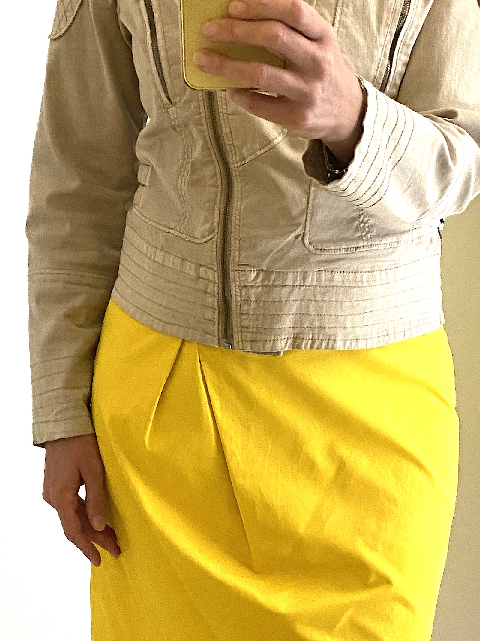 Rock mit kurzem Oberteil